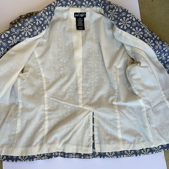Lord &Taylor Cotton Summer Blazer - Picture 9 of 10